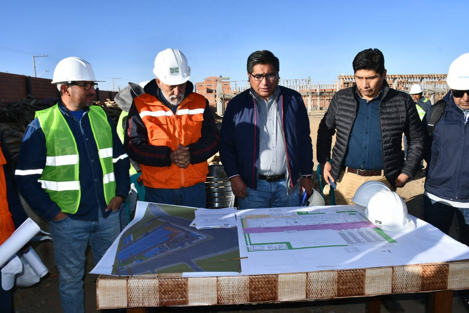 Ministro Huanca verifica 30% de avance en obras de la planta industrial de procesamiento de papa en El Alto
