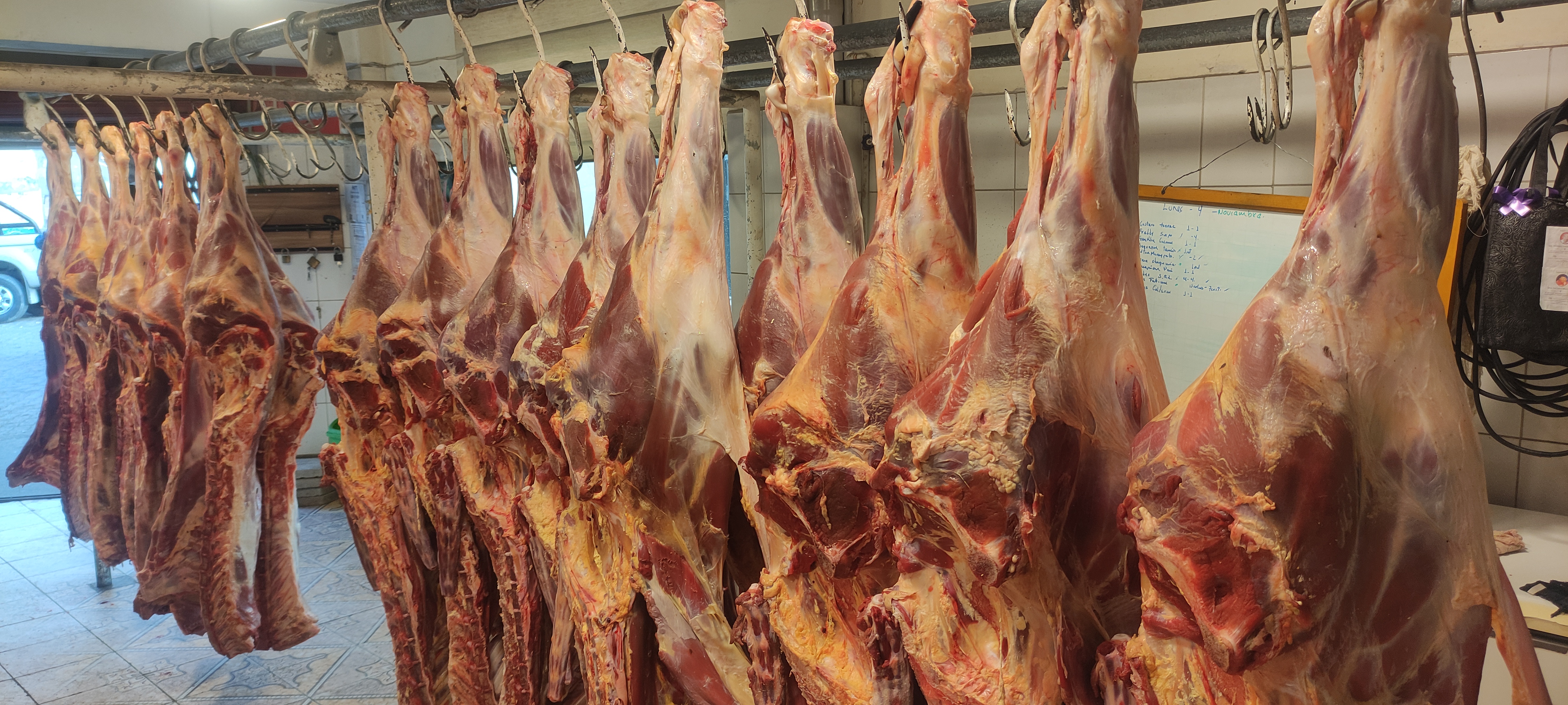 EMAPA desmiente acusaciones sobre suministro de carne de baja calidad